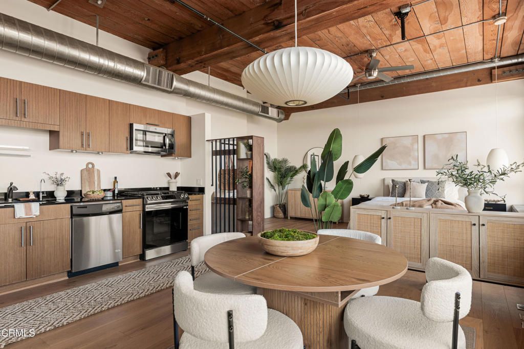 Image 15 of property listing at 530 S Hewitt Street 455, Los Angeles, CA 90013
