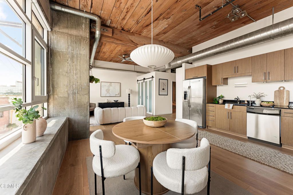 Image 16 of property listing at 530 S Hewitt Street 455, Los Angeles, CA 90013