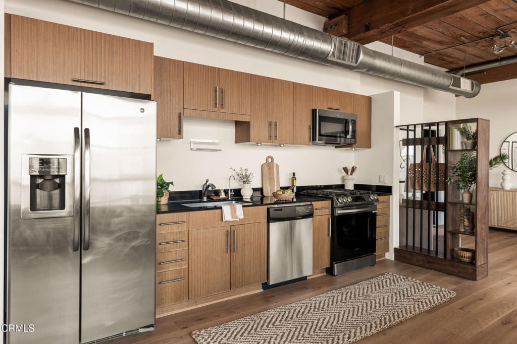 Image 18 of property listing at 530 S Hewitt Street 455, Los Angeles, CA 90013
