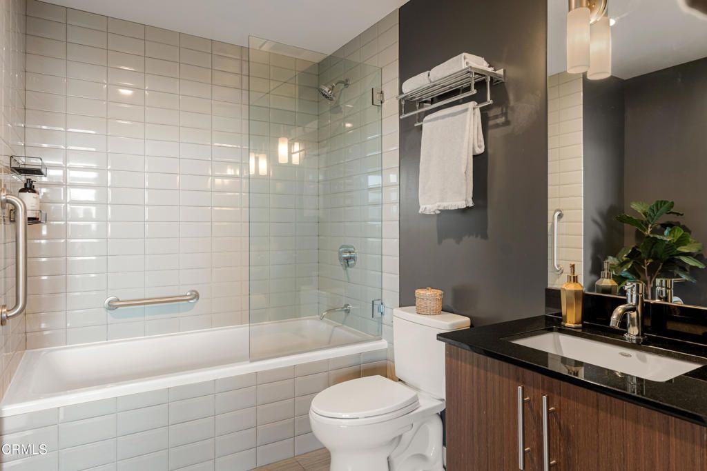 Image 27 of property listing at 530 S Hewitt Street 455, Los Angeles, CA 90013