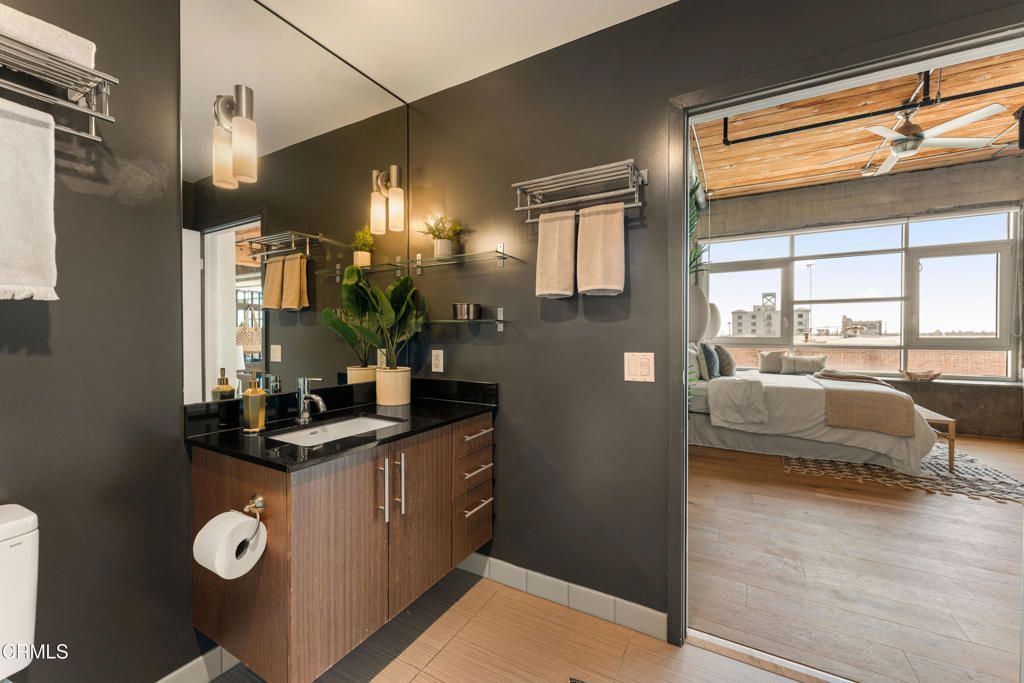 Image 28 of property listing at 530 S Hewitt Street 455, Los Angeles, CA 90013