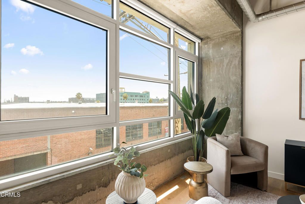 Image 32 of property listing at 530 S Hewitt Street 455, Los Angeles, CA 90013