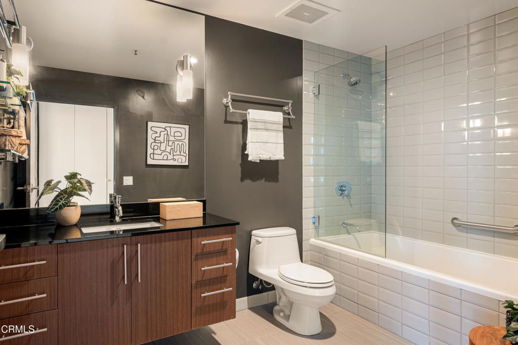 Image 33 of property listing at 530 S Hewitt Street 455, Los Angeles, CA 90013