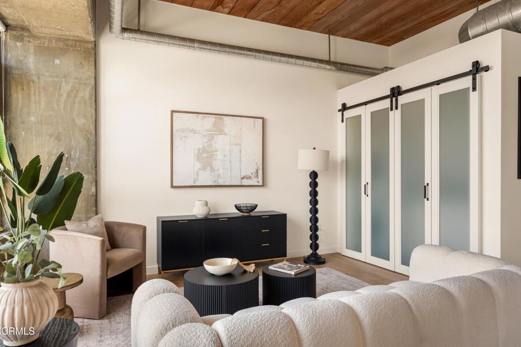 Image 5 of property listing at 530 S Hewitt Street 455, Los Angeles, CA 90013