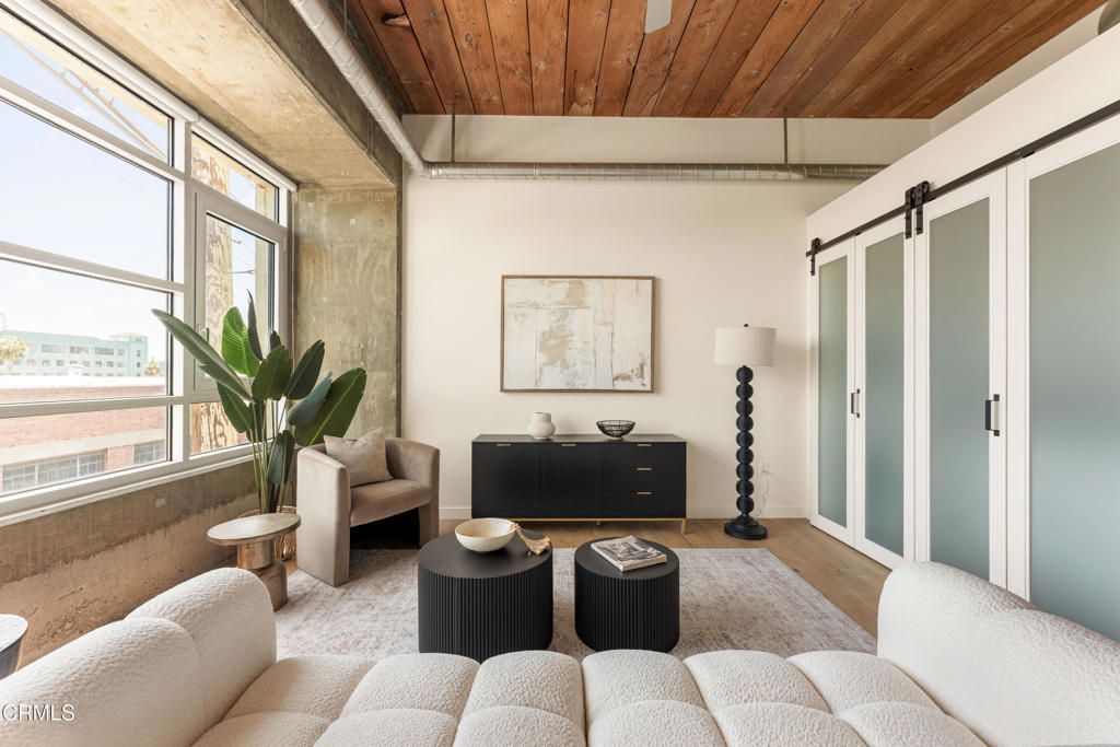 Image 6 of property listing at 530 S Hewitt Street 455, Los Angeles, CA 90013