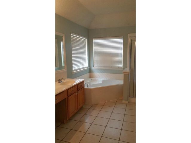 9840 Hedge Bell Drive, Mckinney, TX 75072