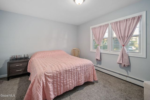 6 Silverberry Place, Albany, NY 12211