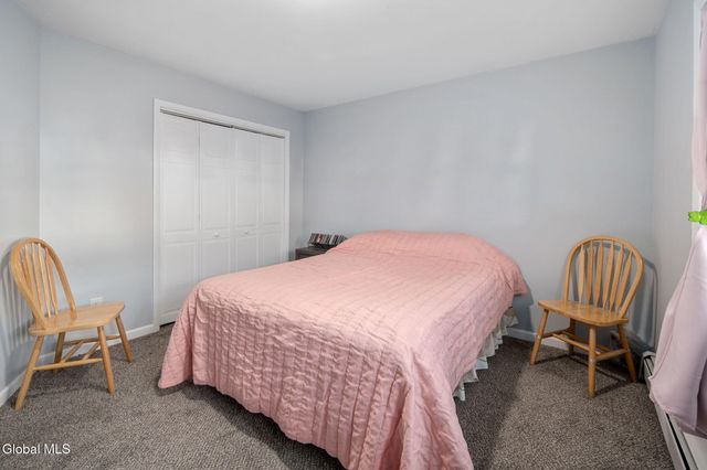 6 Silverberry Place, Albany, NY 12211