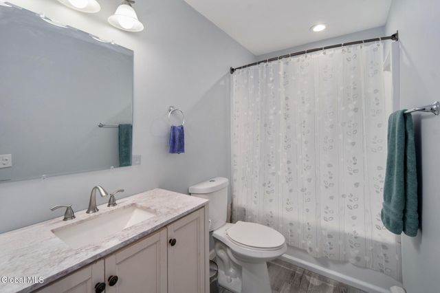 6 Silverberry Place, Albany, NY 12211