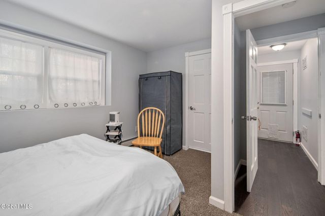 6 Silverberry Place, Albany, NY 12211