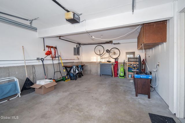 6 Silverberry Place, Albany, NY 12211
