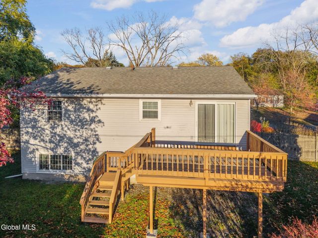 6 Silverberry Place, Albany, NY 12211