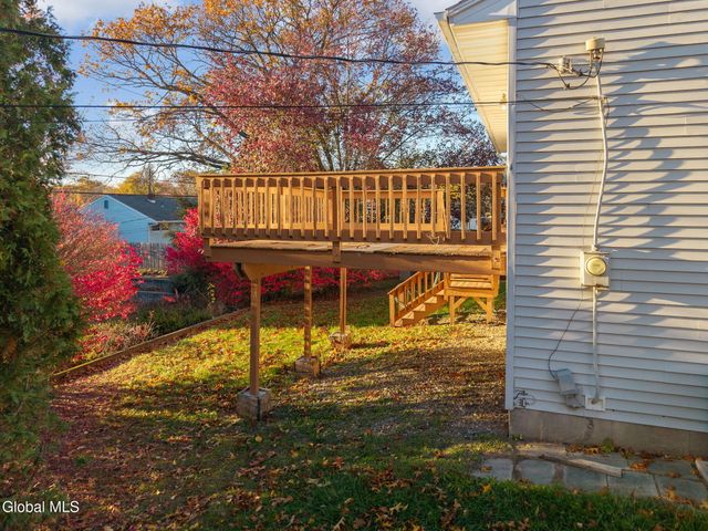 6 Silverberry Place, Albany, NY 12211