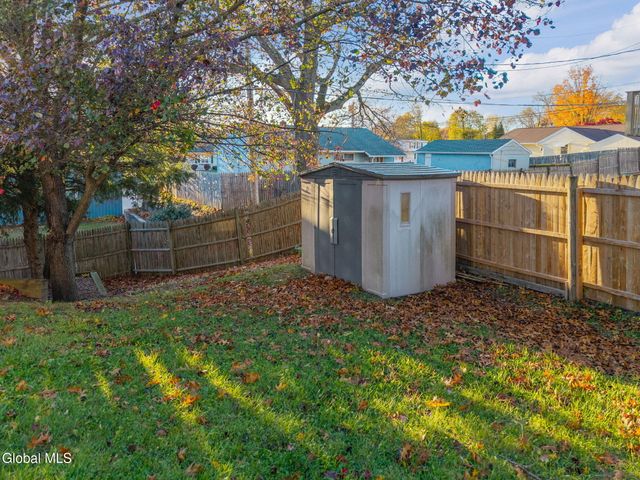 6 Silverberry Place, Albany, NY 12211