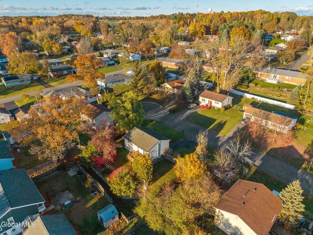 6 Silverberry Place, Albany, NY 12211