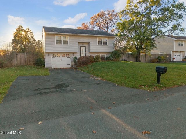 6 Silverberry Place, Albany, NY 12211