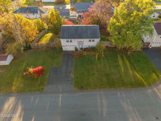 6 Silverberry Place, Albany, NY 12211