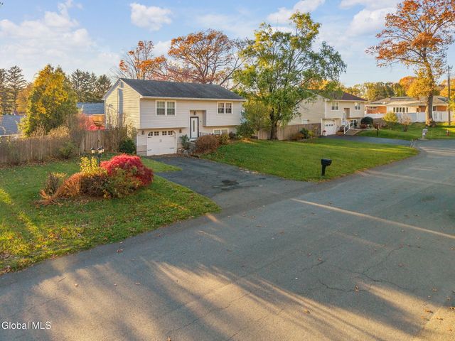 6 Silverberry Place, Albany, NY 12211