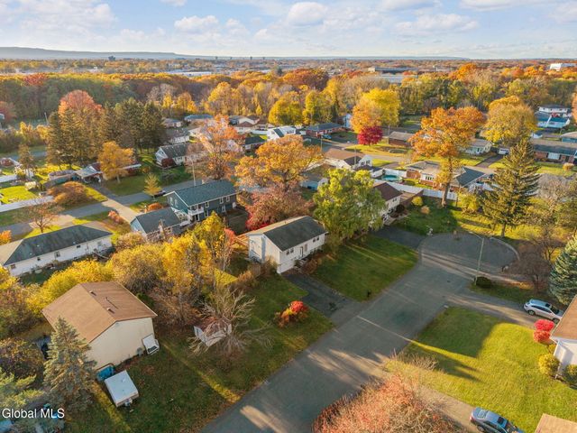 6 Silverberry Place, Albany, NY 12211