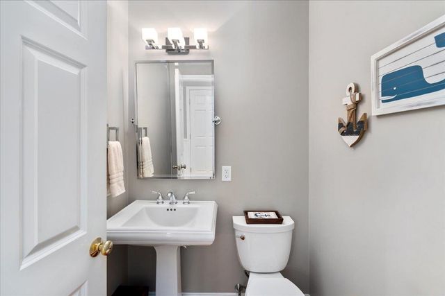 55 Cedar Crest Lane, Auburn, NH 03032