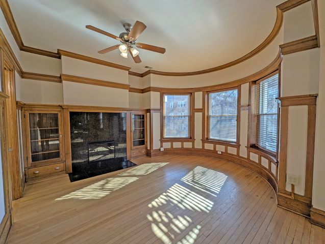 836 E 52nd Street, Chicago, IL 60615