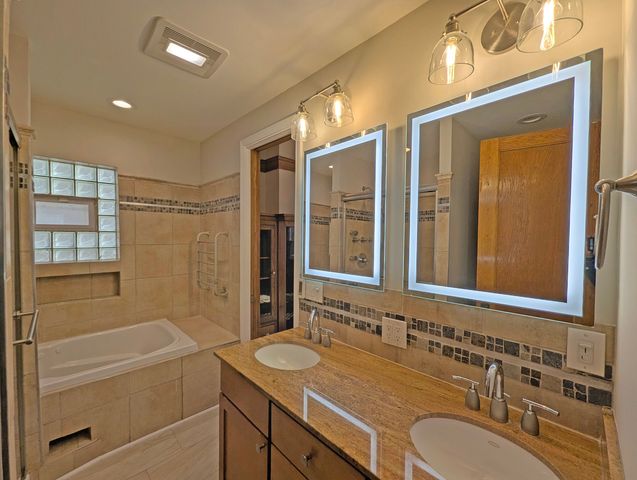 836 E 52nd Street, Chicago, IL 60615