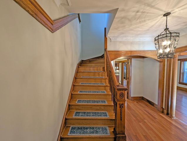 836 E 52nd Street, Chicago, IL 60615