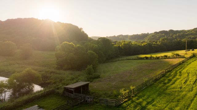 3556 Buford Station Rd, Lynnville, TN 38472