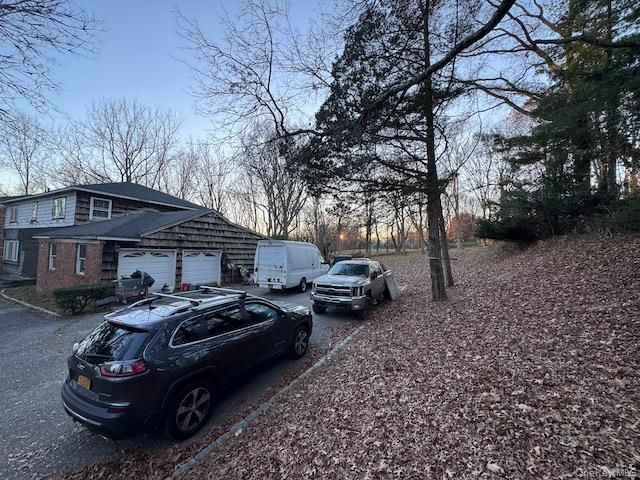 4 August Lane, Old Westbury, NY 11568