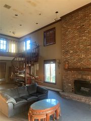 4 August Lane, Old Westbury, NY 11568