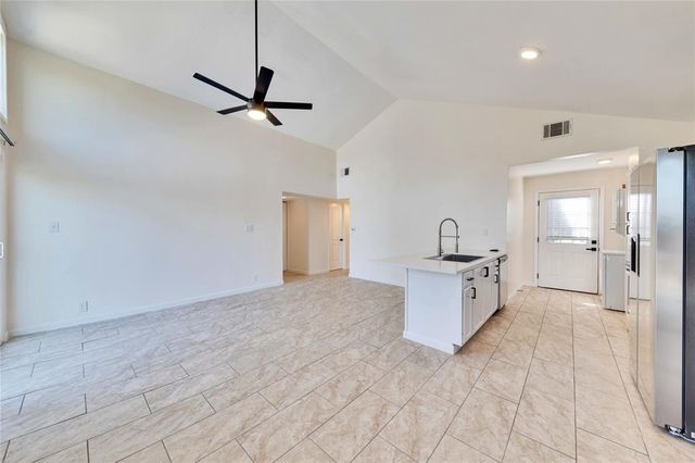 1903 Woodland Ave B, Austin, TX 78741