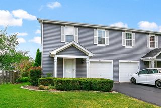 2717 Glenwood Court, Naperville, IL 60564
