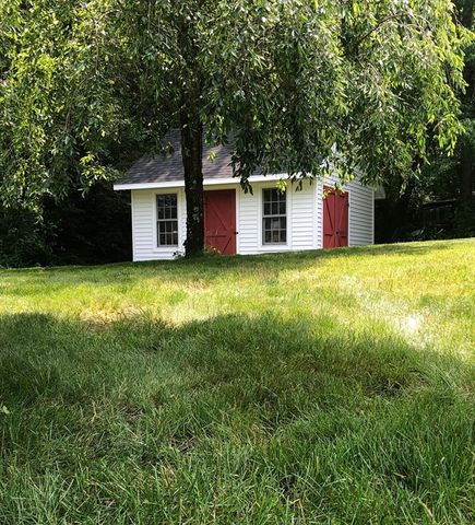 18 Bittersweet Ln, Wilbraham, MA 01095