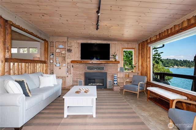 23134 Vashon Highway SW, Vashon, WA 98070