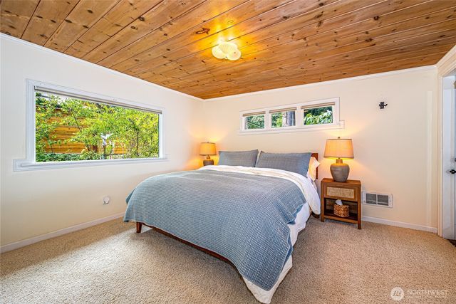 23134 Vashon Highway SW, Vashon, WA 98070