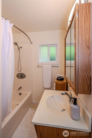 23134 Vashon Highway SW, Vashon, WA 98070