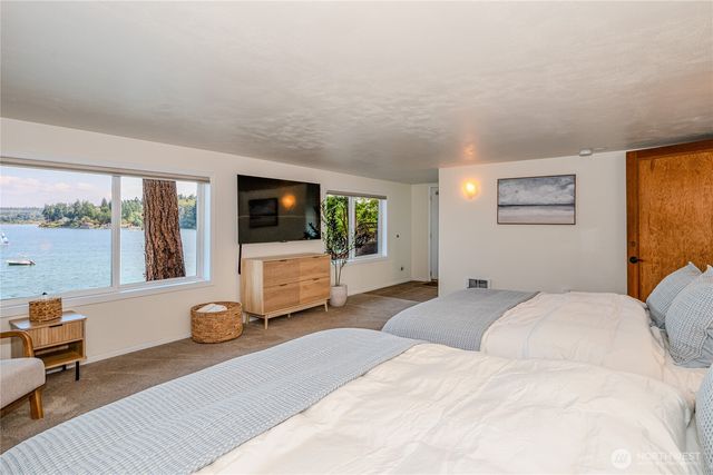 23134 Vashon Highway SW, Vashon, WA 98070