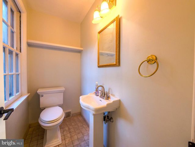 209 PLUSH MILL RD, Wallingford, PA 19086