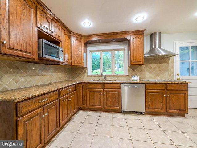 209 PLUSH MILL RD, Wallingford, PA 19086
