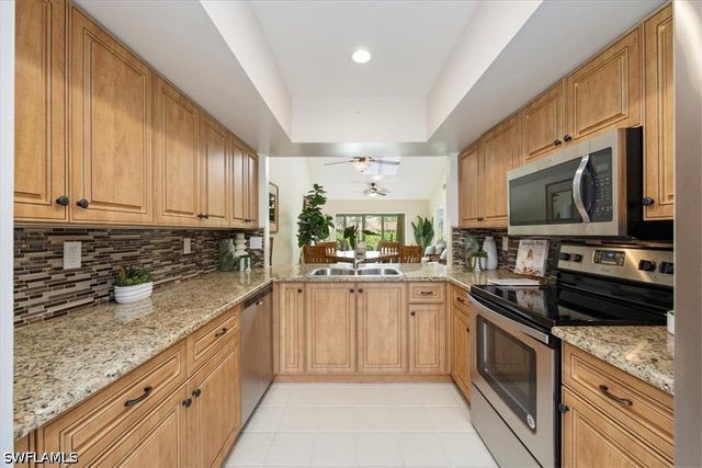 245 Deerwood CIR 12-8, Naples, FL 34113