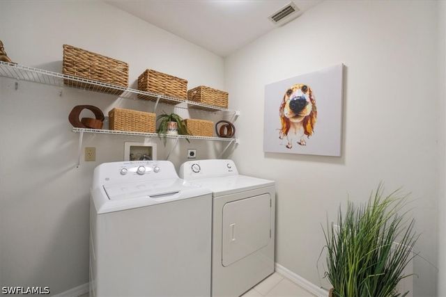 245 Deerwood CIR 12-8, Naples, FL 34113