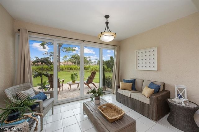 245 Deerwood CIR 12-8, Naples, FL 34113