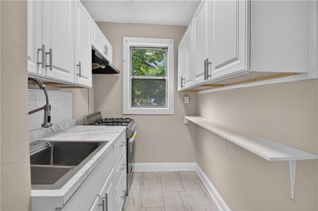 28 Pumgansett Street, Providence, RI 02908