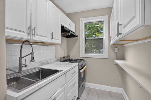 28 Pumgansett Street, Providence, RI 02908