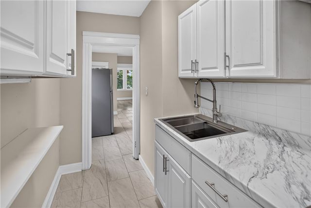 28 Pumgansett Street, Providence, RI 02908