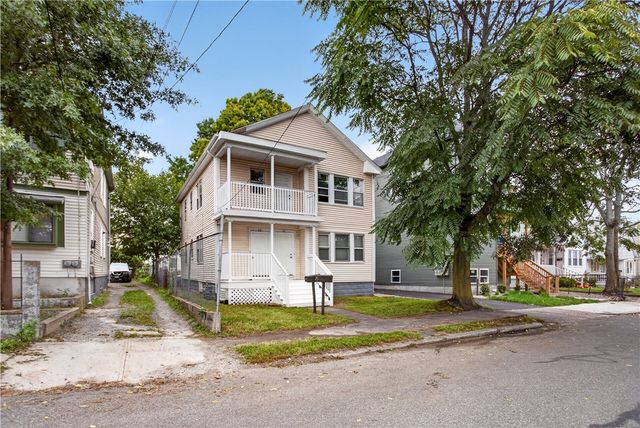 28 Pumgansett Street, Providence, RI 02908