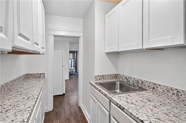 28 Pumgansett Street, Providence, RI 02908