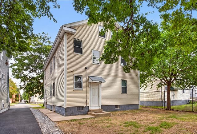 28 Pumgansett Street, Providence, RI 02908