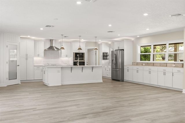 1602 COUNTRY CLUB ROAD, Eustis, FL 32726