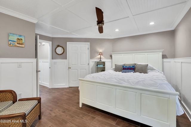 105 SE 37th Street, Oak Island, NC 28465